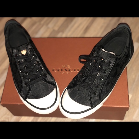 Coach Shoes - BRAND NEW • size 6 • coach sneakers